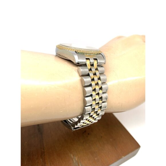 Timex Q Men's Watch Vintage Quartz Gold Dial Day Date 33mm Stainless Steel Band - Picture 12 of 14